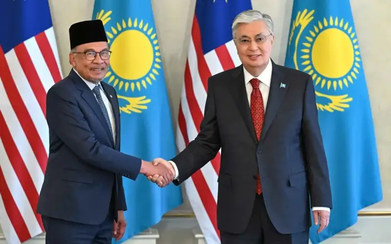 Давлат раҳбари Малайзия Бош вазири Анвар Иброҳим билан учрашди