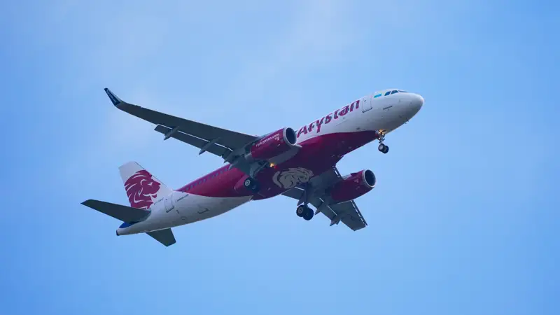 самолет FlyArystan