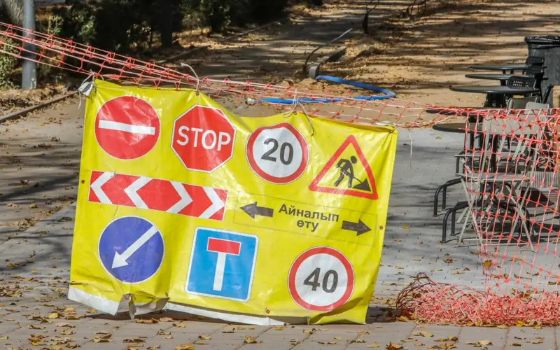 Проезд по одному из участков улицы ограничили в Алматы 