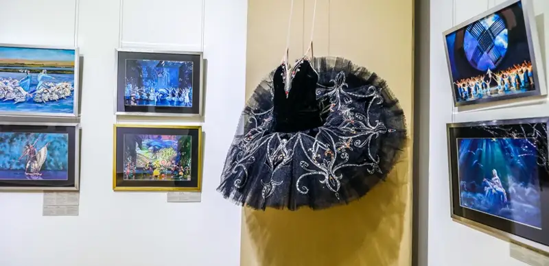 Выставку в честь 90-летия казахского балета открыли в Алматы