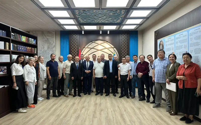 В Бишкеке обсудили политические и экономические реформы Казахстана