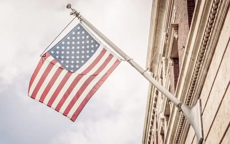 Кто из казахстанцев подозревается в отмывании денег через покупку недвижимости в США