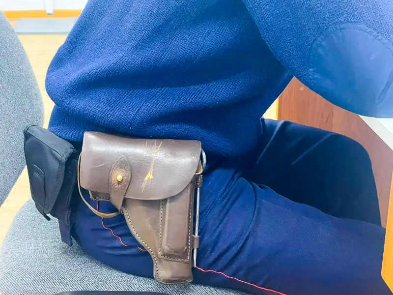 полиция оружие тапанша қару