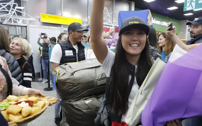Almaty greets Everest conquerors