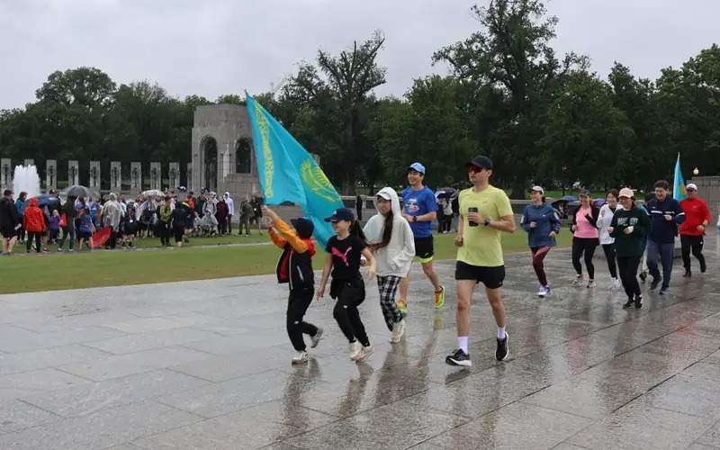 Race in honor of Kazakh people's heroes held in Washington, DC