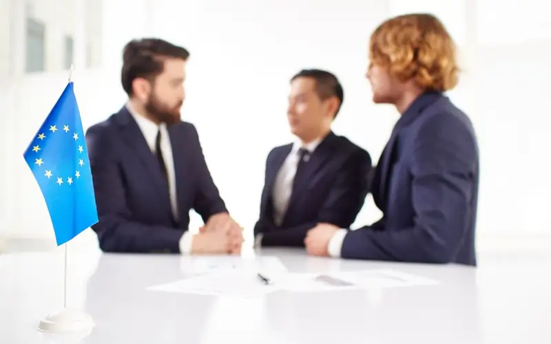 ЕС, дипломаты