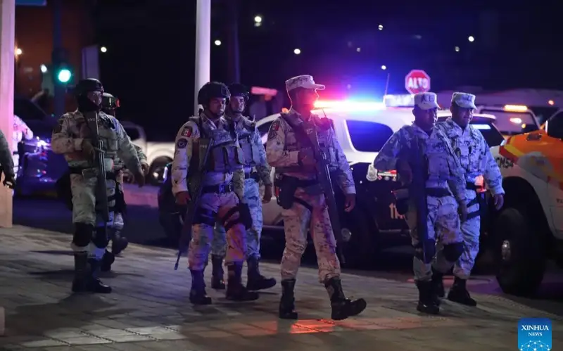 5 dead, 50 injured in Mexico campaign stage collapse