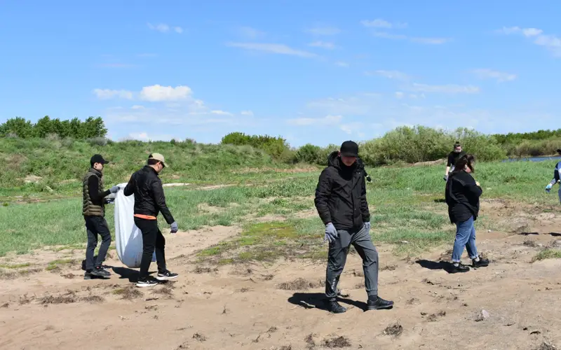 365 тонн мусора вывезли в Атбасарском районе