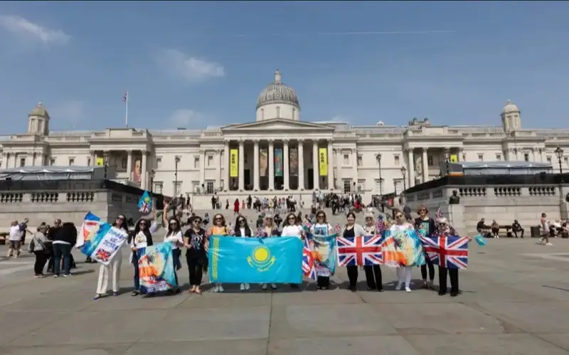 Британские поклонники Димаша поздравили его с 30-летием