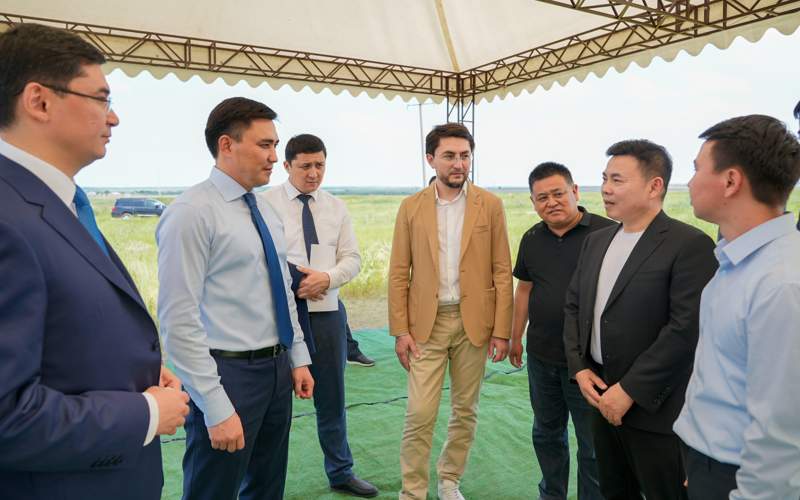 Shymkent qalasynyń ákimi Ǵabıt Syzdyqbekov pen «Fujian Hengwang Investment Co., Ltd» kompanııasynyń basqarma tóraǵasy Lıý ıÝnmın