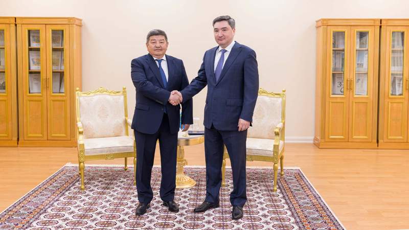 двусторонняя встреча Премьер-министра Казахстана Олжаса Бектенова и председателя Кабинета министров Кыргызстана Акылбека Жапарова двусторонняя встреча Премьер-министра Казахстана Олжаса Бектенова и председателя Кабинета министров Кыргызстана Акылбека Жапарова