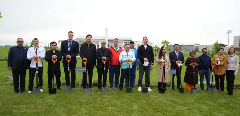 上合组织体育主管部门负责人参观阿拉木图州奥运训练中心