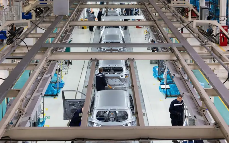 Сборка авто, завод, промышленность