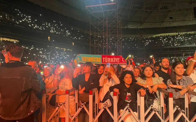 Dimash Kudaibergen gives spectacular performance in Istanbul to celebrate his 30th birthday
