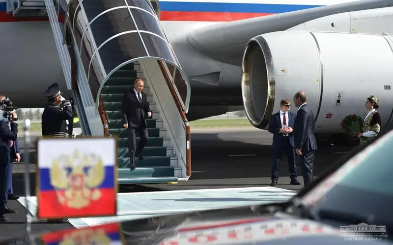 Ресей президенті Владимир Путин Өзбекстанға барды