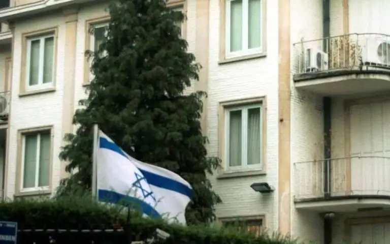 Неизвестный кинул страйкбольную гранату в сторону посольства Израиля в Бельгии