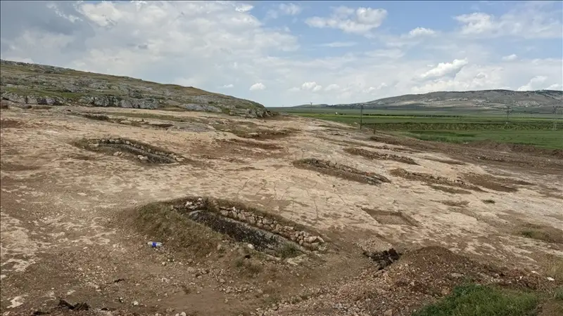 445 tombs from over 2,000 years ago excavated in north China