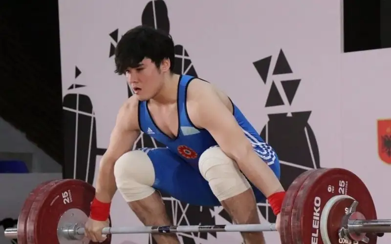 Три медали завоевали казахстанцы на юношеском ЧМ по тяжелой атлетике