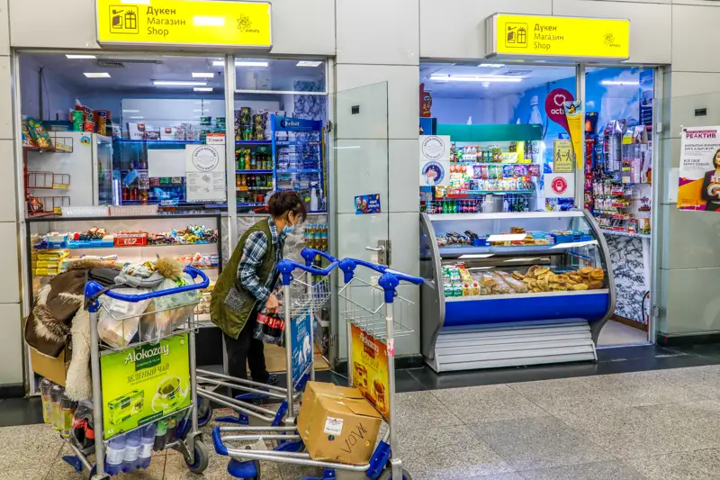 Úı janyndaǵy dúkender men áleýmettik taýar satýshylar úshin QQS óspeıdi – Saýda mınıstrligi