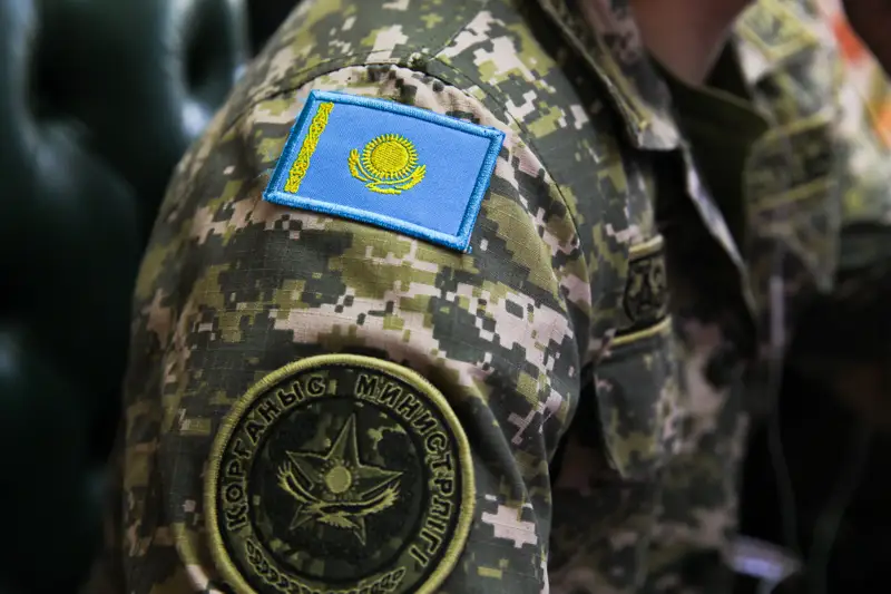 военные солдат әскери