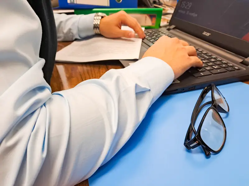 офис ноутбук госслужащие работа мемқызметкерлер жұмыс