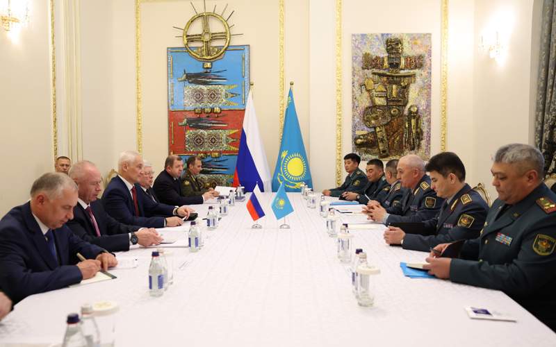 Встреча министров обороны Казахстана и России состоялась в Алматы Встреча министров обороны Казахстана и России состоялась в Алматы
