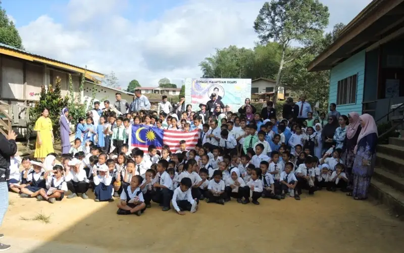 Oasis of Knowledge: Dimash fans opened a library at a rural school in Malaysia