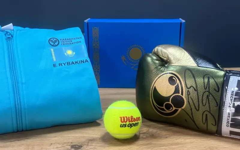 Перчатку Головкина и мяч Рыбакиной выставят на аукцион в Алматы