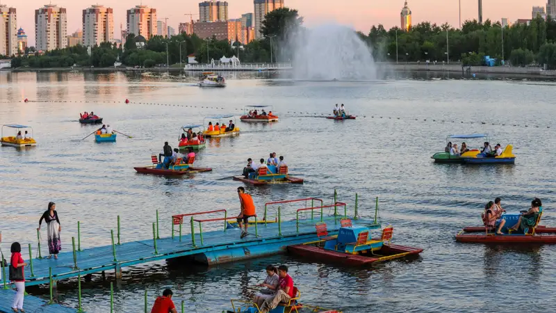 Астана, парк, катамаран, отдых, люди, саябақ, демалыс, адамдар