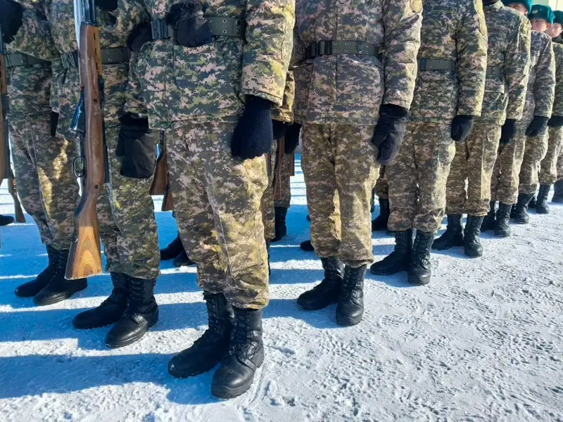 Sarbazdardy uryp-soqqan áskerı qyzmetshi jazadan qutylyp ketti