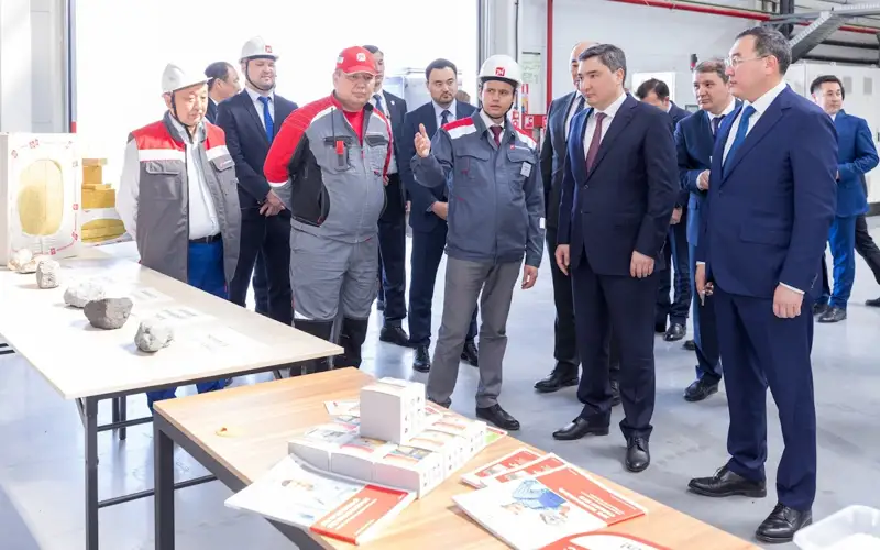 Олжас Бектенов ознакомился с промышленным и транспортно-логистическим потенциалом Алматинской области