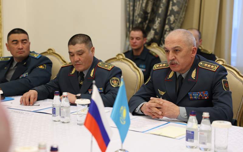 Встреча министров обороны Казахстана и России состоялась в Алматы Встреча министров обороны Казахстана и России состоялась в Алматы