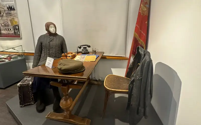 Выставку ко Дню памяти жертв политических репрессий открыли в Алматы