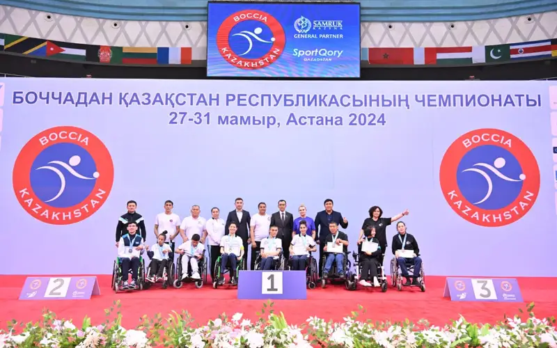 Máýlen Áshimbaev bochchadan el chempıonatynyń jeńimpazdaryn marapattady