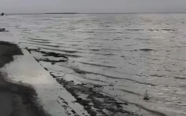 на дороге Х.Ергалиев - Тандай наблюдается перелив воды