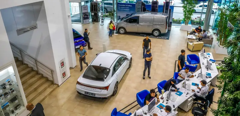 Автосалон автомобиль