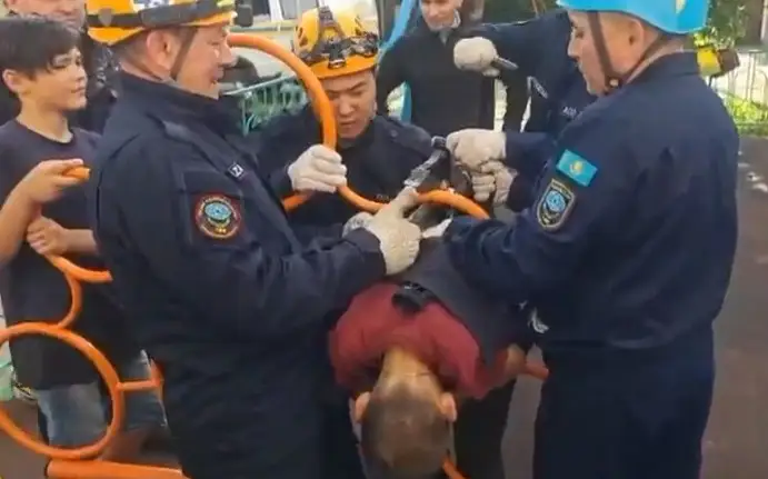 Детские игры закончились вызовом спасателей в Павлодаре