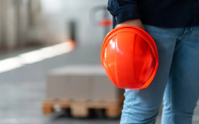 Ведется расследование по факту гибели рабочего на известковом заводе в Уральске