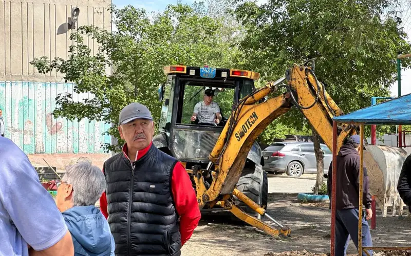 Благоустройство дворовых территорий продолжается в Семее