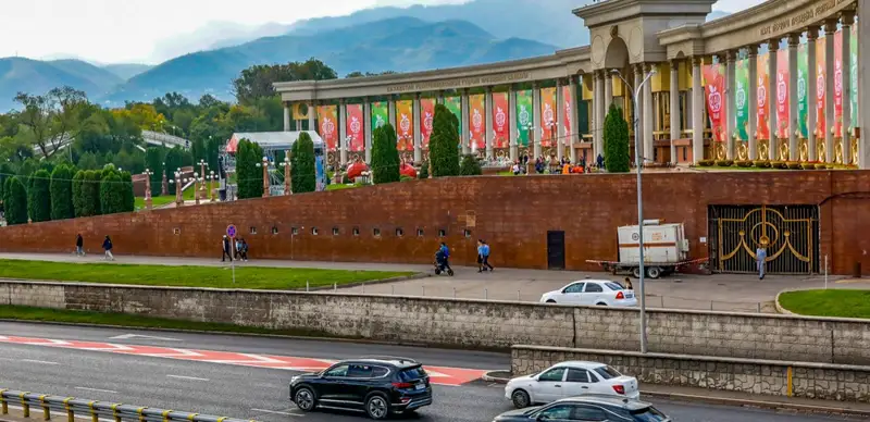 Almaty transport dorogı avtomobılı dvıjenıe Almaty kólik jol qozǵalys