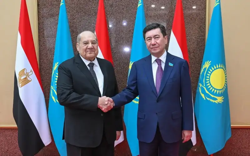 Абдулрозиқ ва Қошанов