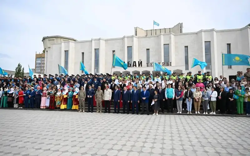 Семей шаҳрида 1000 дан ортиқ киши биргаликда Қозоғистон Мадҳиясини куйлади