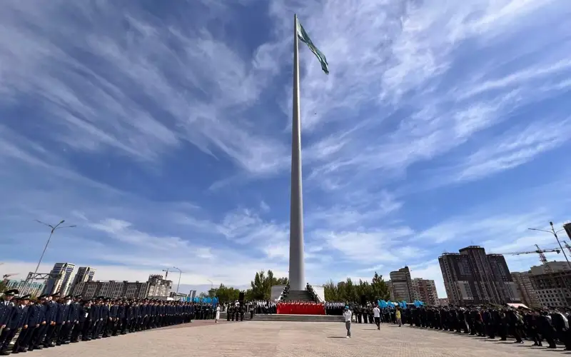 Тысячи карагандинцев одновременно исполнили гимн Казахстана