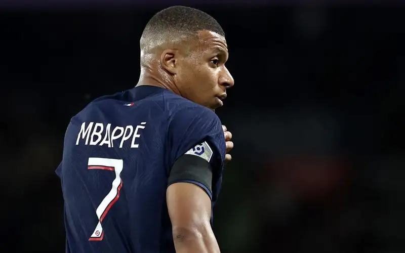 Mbappé signs for Real Madrid