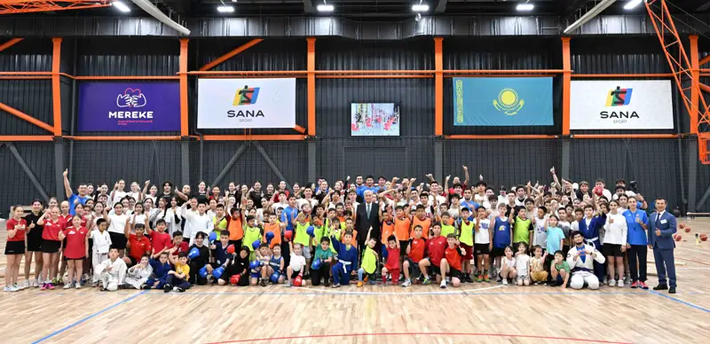 Глава государства посетил центр SANA Sport