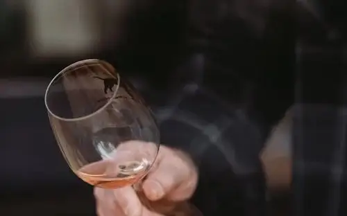 Павлодарда әкім сыйлаған ішімдікке тойып алған ер адам үйін де, әйелін де өртеп жіберді