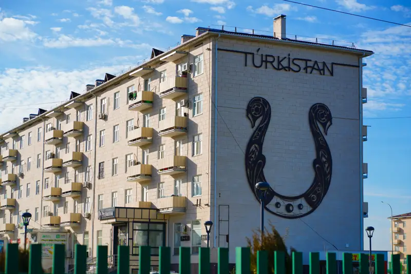 Týrkestan jılye doma Túrkistan turǵyn úıler
