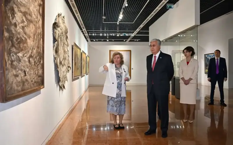 Tokayev visits National Museum to see Da Vinci’s La Bella Principessa, displayed outside Europe for the first time