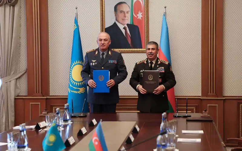 В Баку состоялась встреча министров обороны Казахстана и Азербайджана
