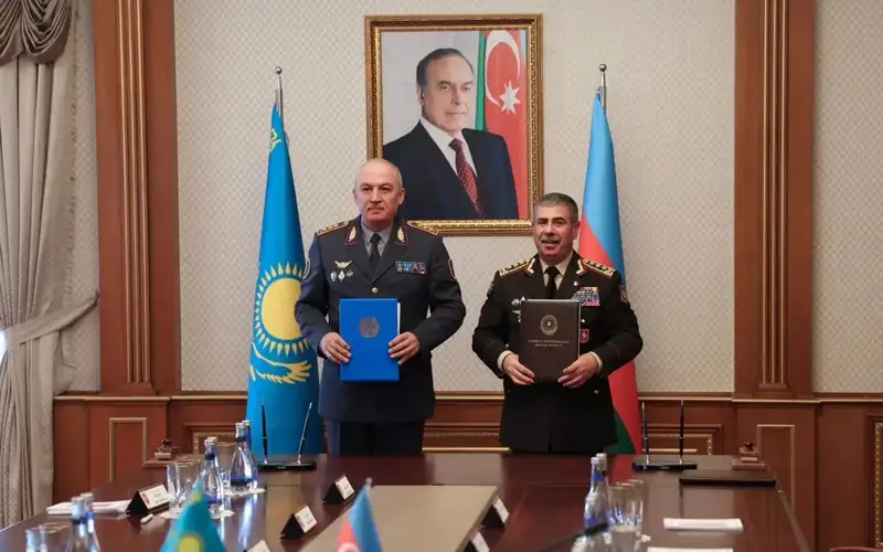 Бокуда Қозоғистон ва Озарбайжон мудофаа вазирлари учрашди